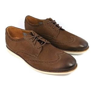 Clarks Oxford Raharto Wing causal dress shoes